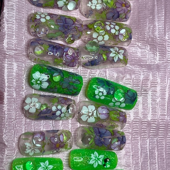 Press on nails - medium length, square - Picture 3 of 4